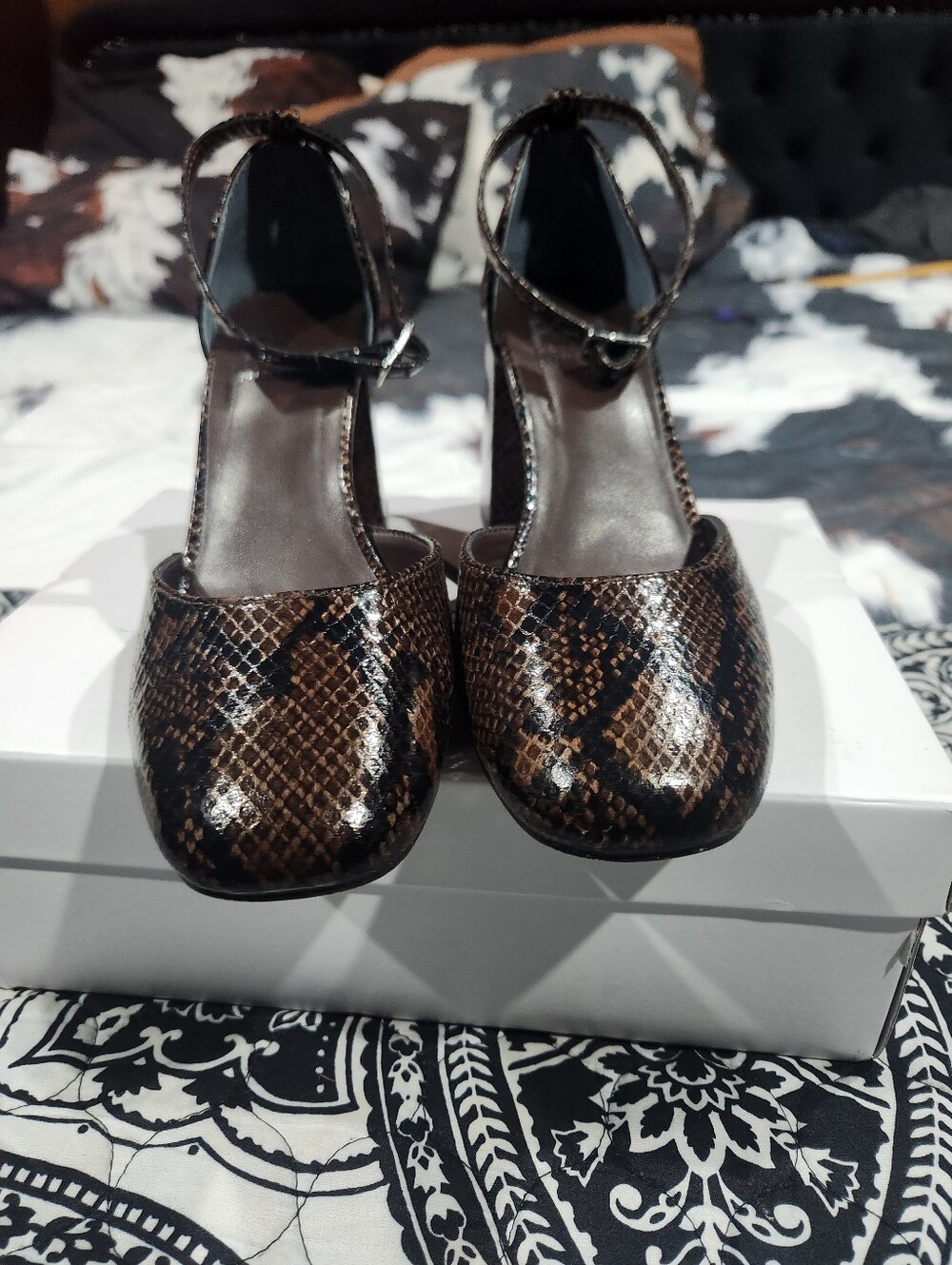 Rebecca Minkoff brown Snake-Print Ankle-Strap Block Heel Pumps - Picture 2 of 3